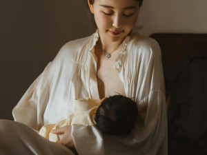 奶妈直接哺乳视频,奶妈直接哺乳视频：揭示母乳喂养的真相