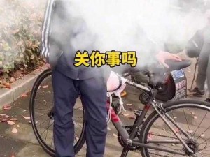 女校园里的男生：打破常规的时尚之选